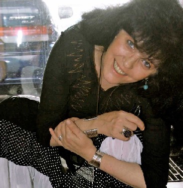 Arta de a trăi frumos: Mihaela Şchiopu, un interviu de Irina Airinei